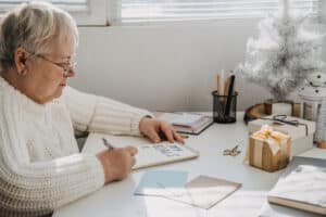 A woman setting goals for the new year